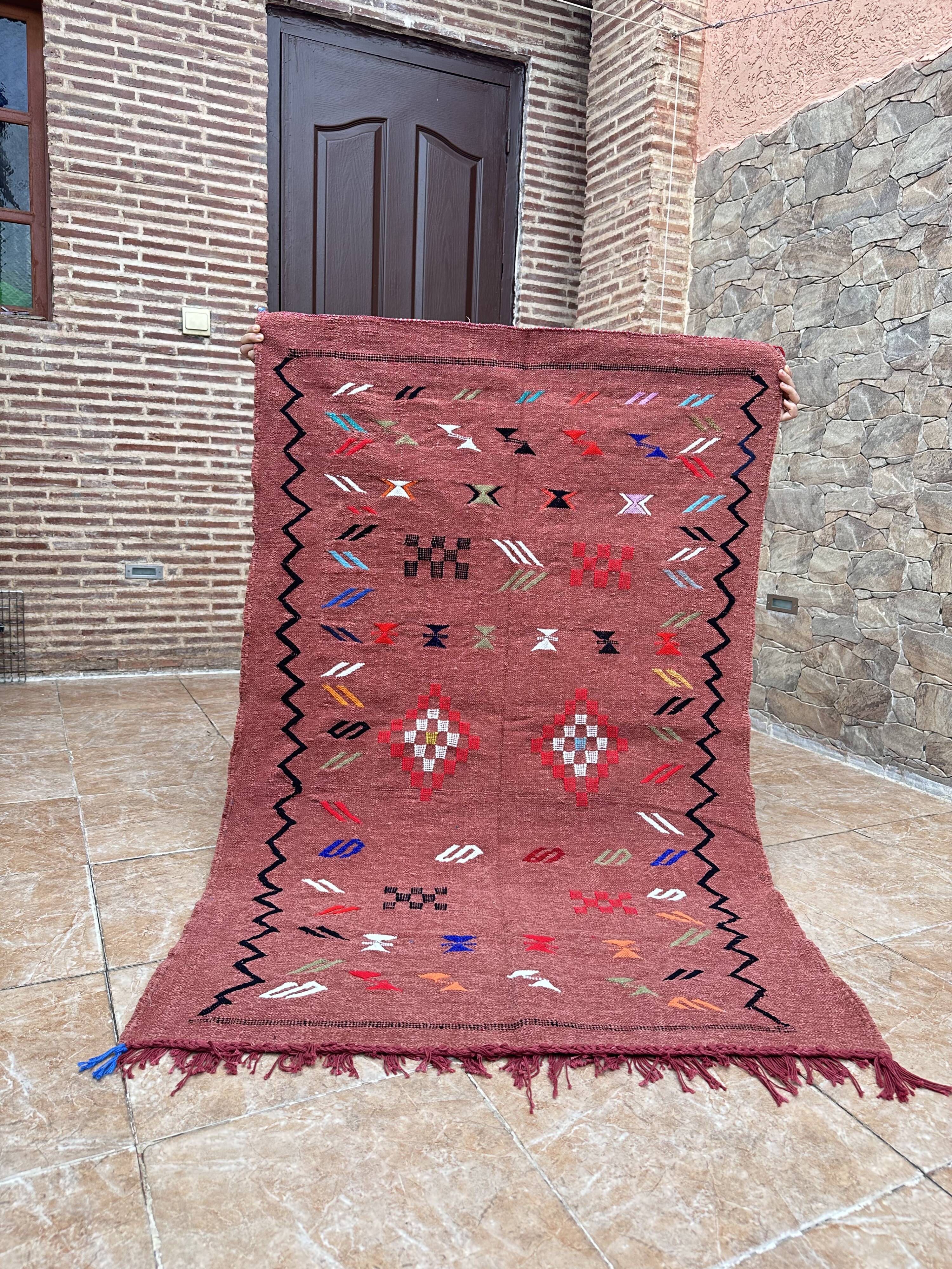 Handmade wool Berber rug: Moroccan Kilim Boho floor rug