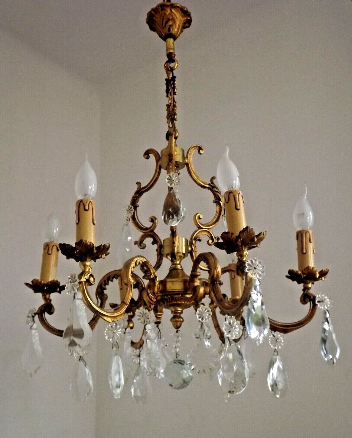 Lovely Quality Brass 6 Light Scrolled Acanthus Leaf Crystal Cage Chandelier 3626