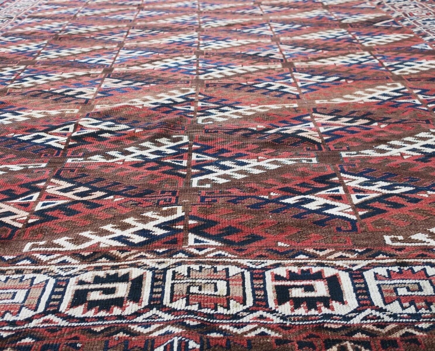 fine antique yomud tribal main carpet 1890 294x202cm