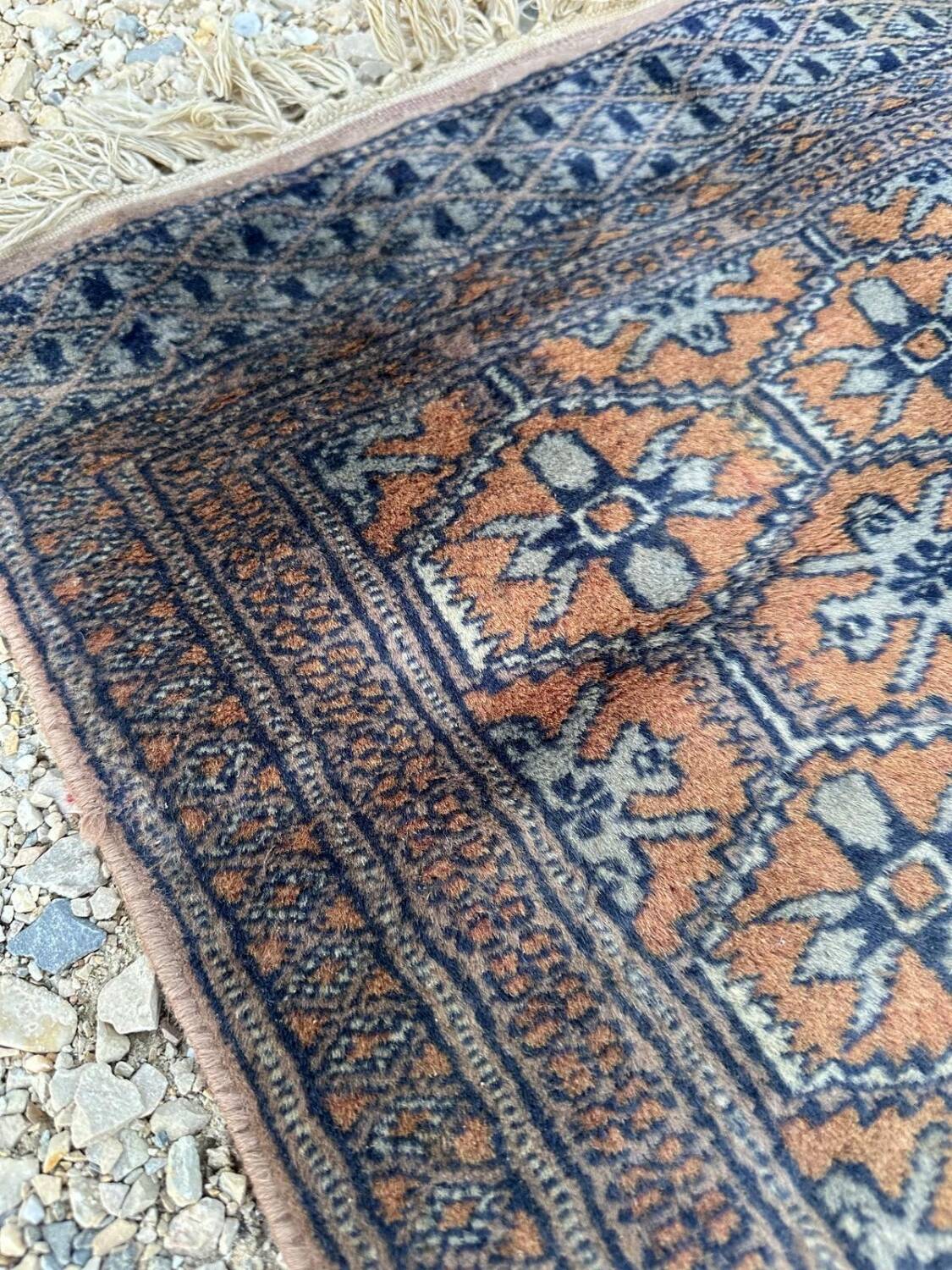 Handmade Pakistani rug