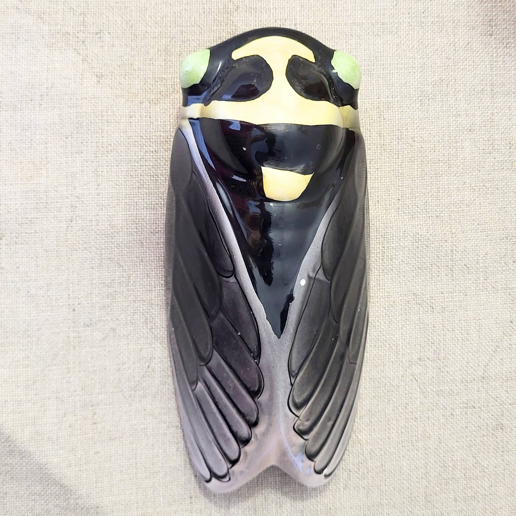 Vintage hand-painted earthenware wall cicada – Provençal retro decor