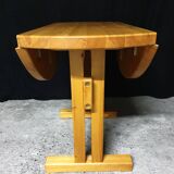 Vintage Charlotte Perriand Les Arcs round dining table in pine from the 1970s