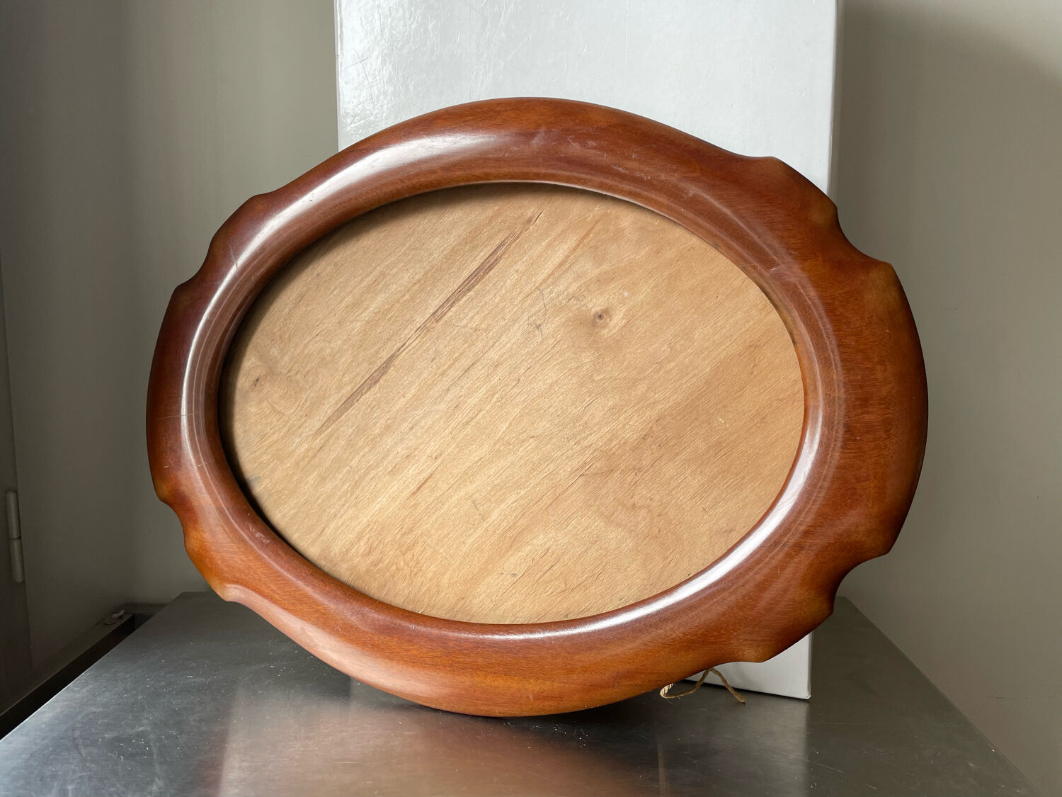 Oval mahogany picture frame