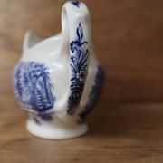Old English Churchill "early winter" sauce boat