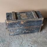 Caisse de munitions militaire
