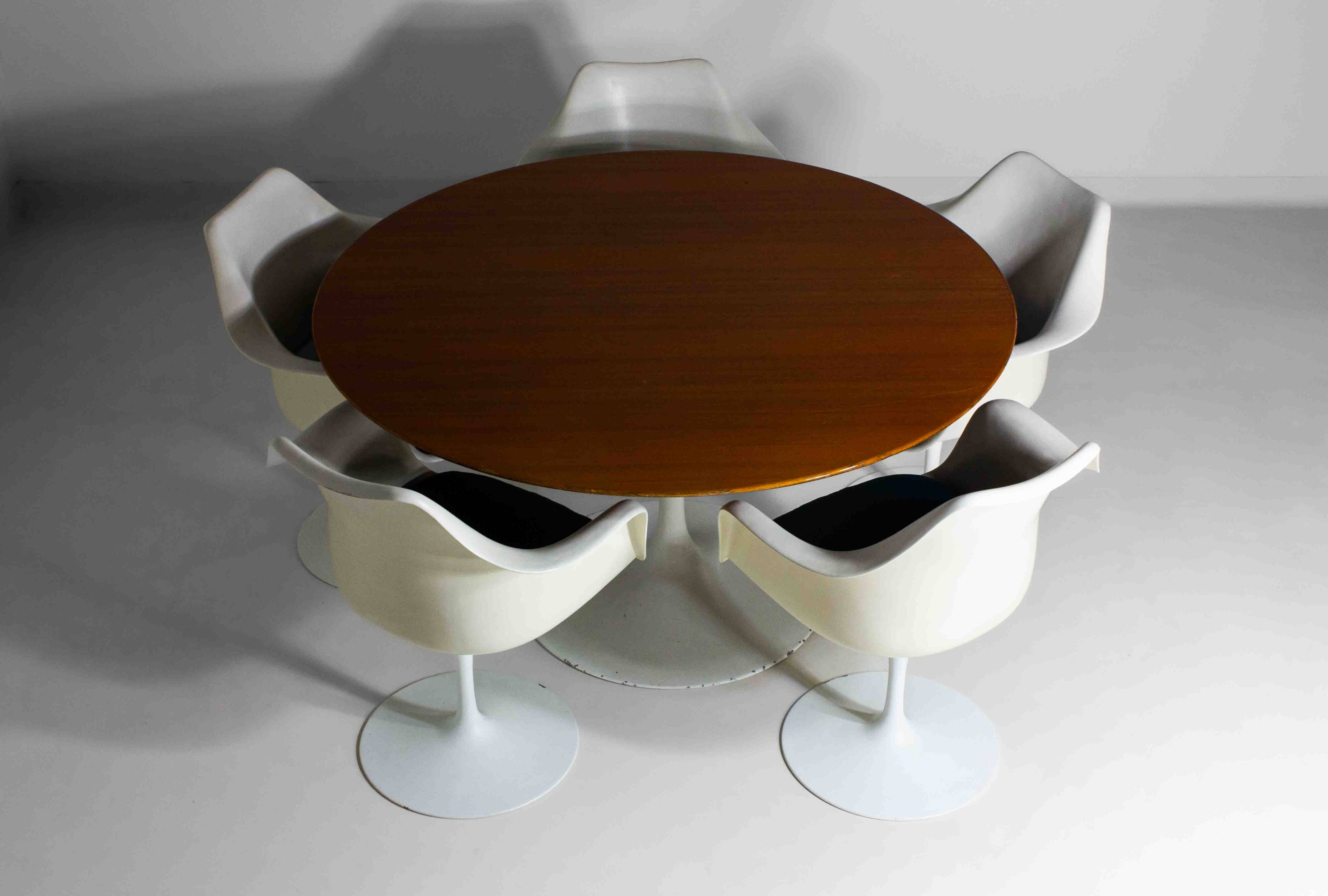 Large set of 8 tulip armchairs by Eero Saarinen for Knoll International, 1970s