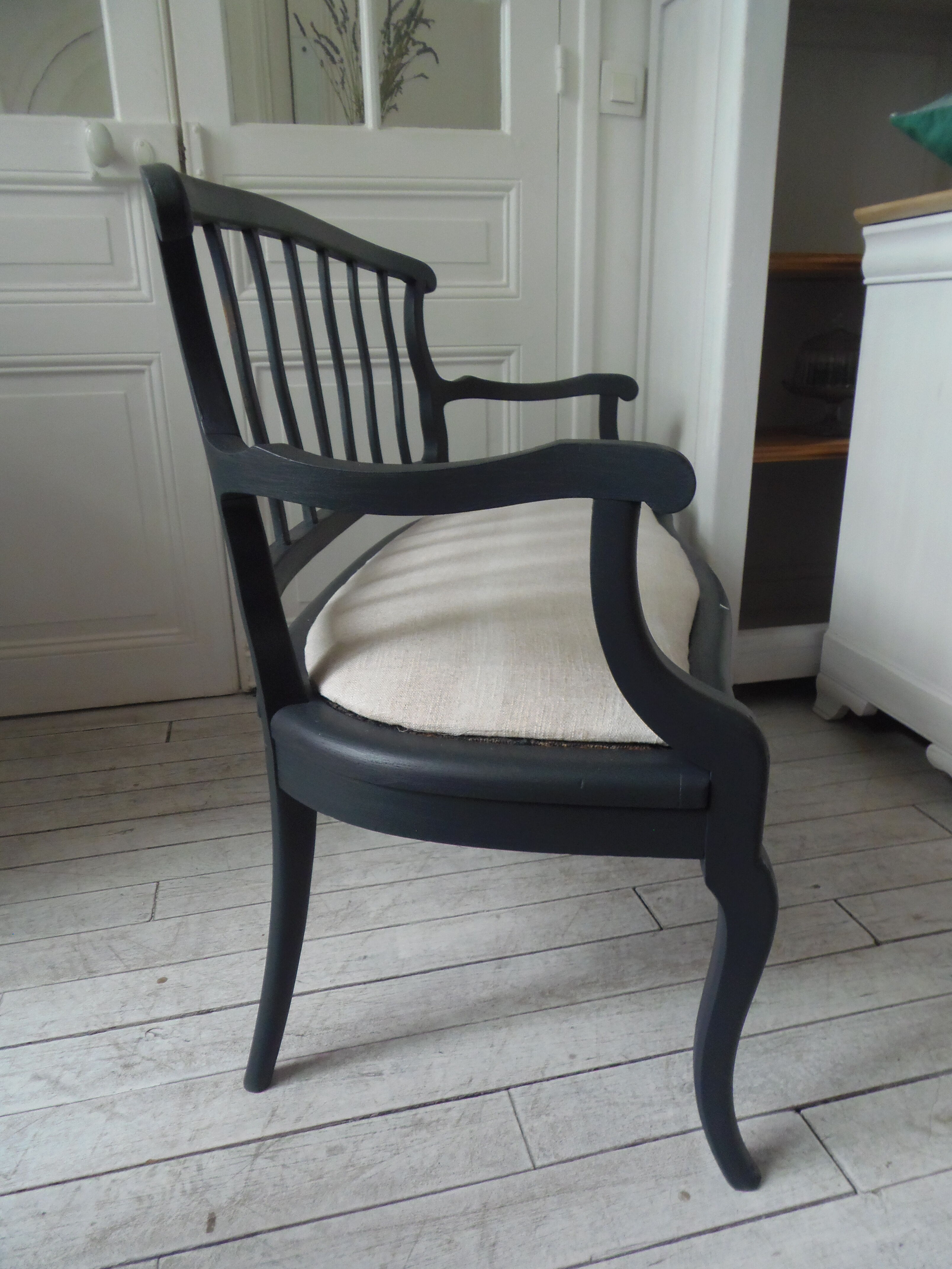 Old bench slate gray waxed finish, seat composed of a cake