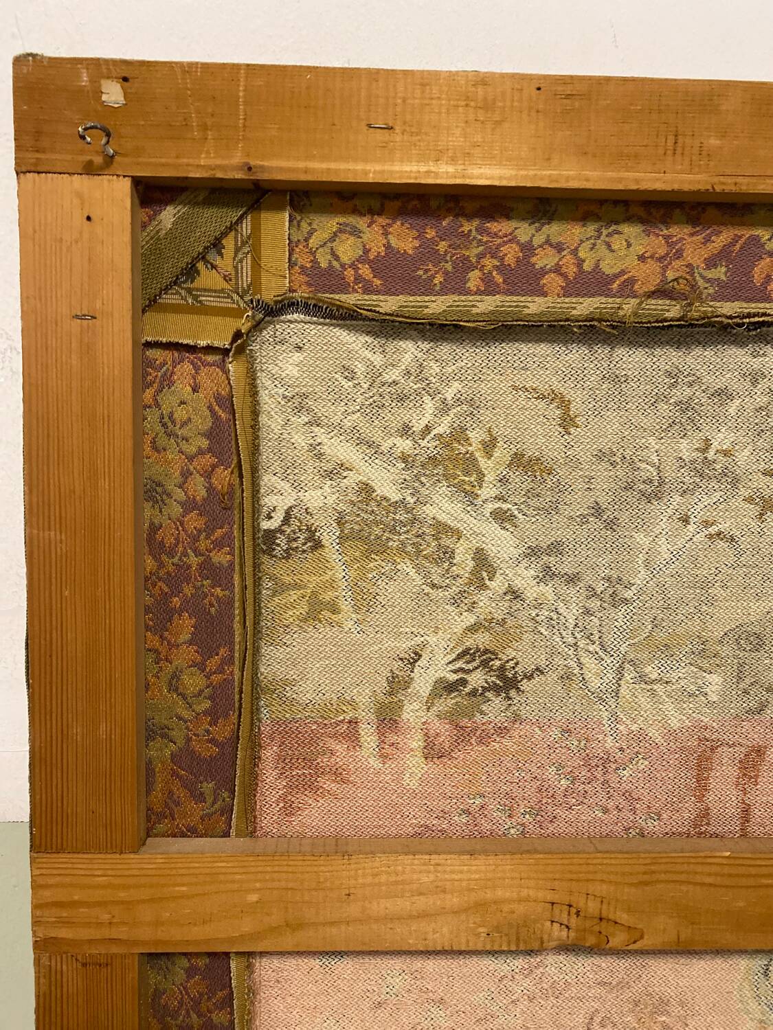 Romantic wall tapestry