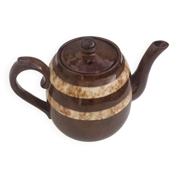 Une théière marron England