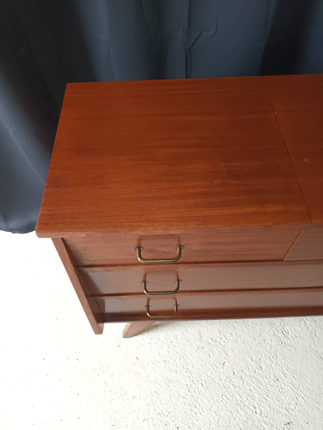 Vintage dressing table chest of drawers