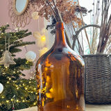 Give me amber Jeanne.