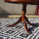 Table ronde, ouvrante, de style anglais