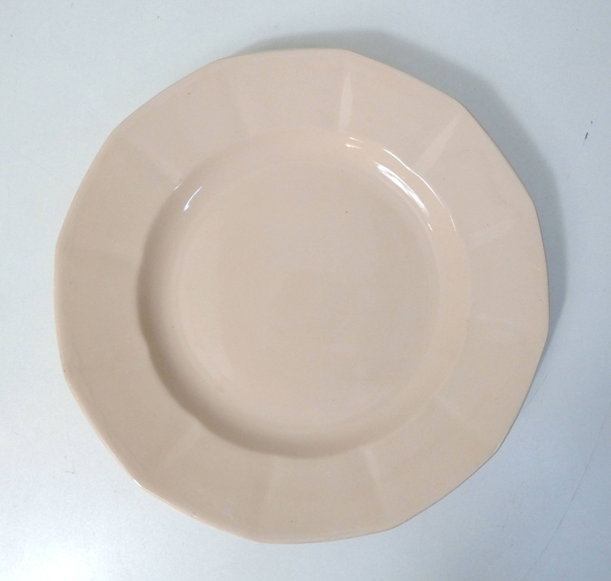 Assiette de présentation Digoin Sarreguemines rose poudré