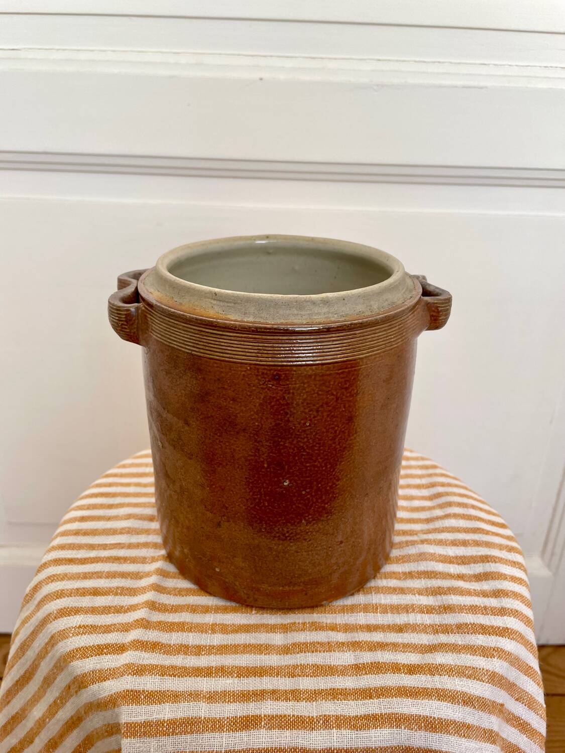 Pot ancien à graisse ou saloir en grès vernissé