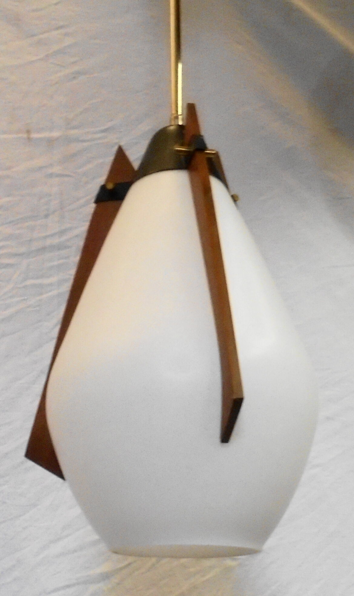 Italian hanging lamp in brass opaline and teak from the 70s