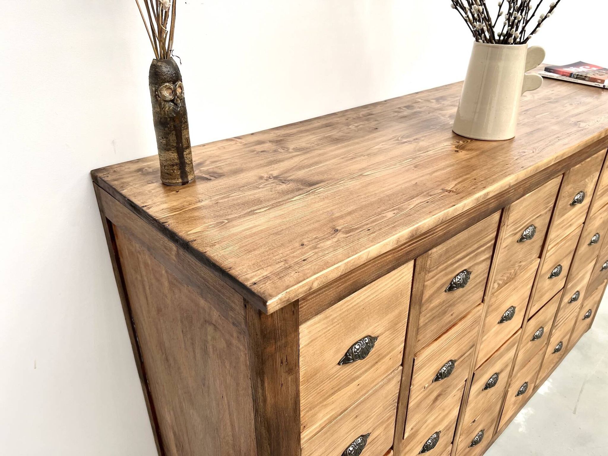 Craftsman's cabinet with 24 drawers in solid pine, 1950s.