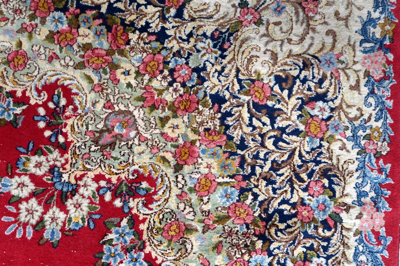 Antique 1920s Persian Kerman rug, floral medallion, red field, 267cm x 364cm