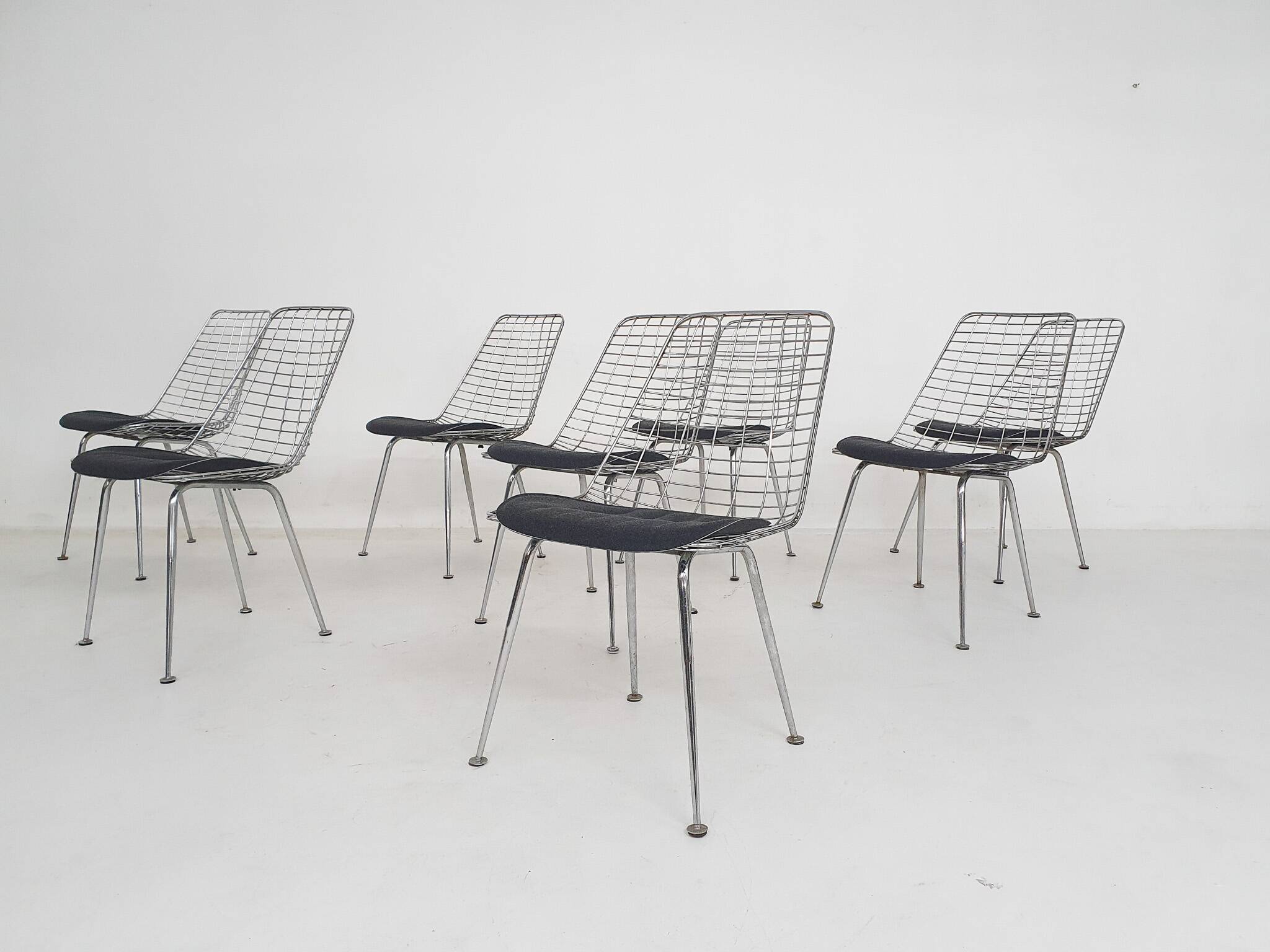 Set of 8 Mid-century wire chairs The Netherlands 1950's