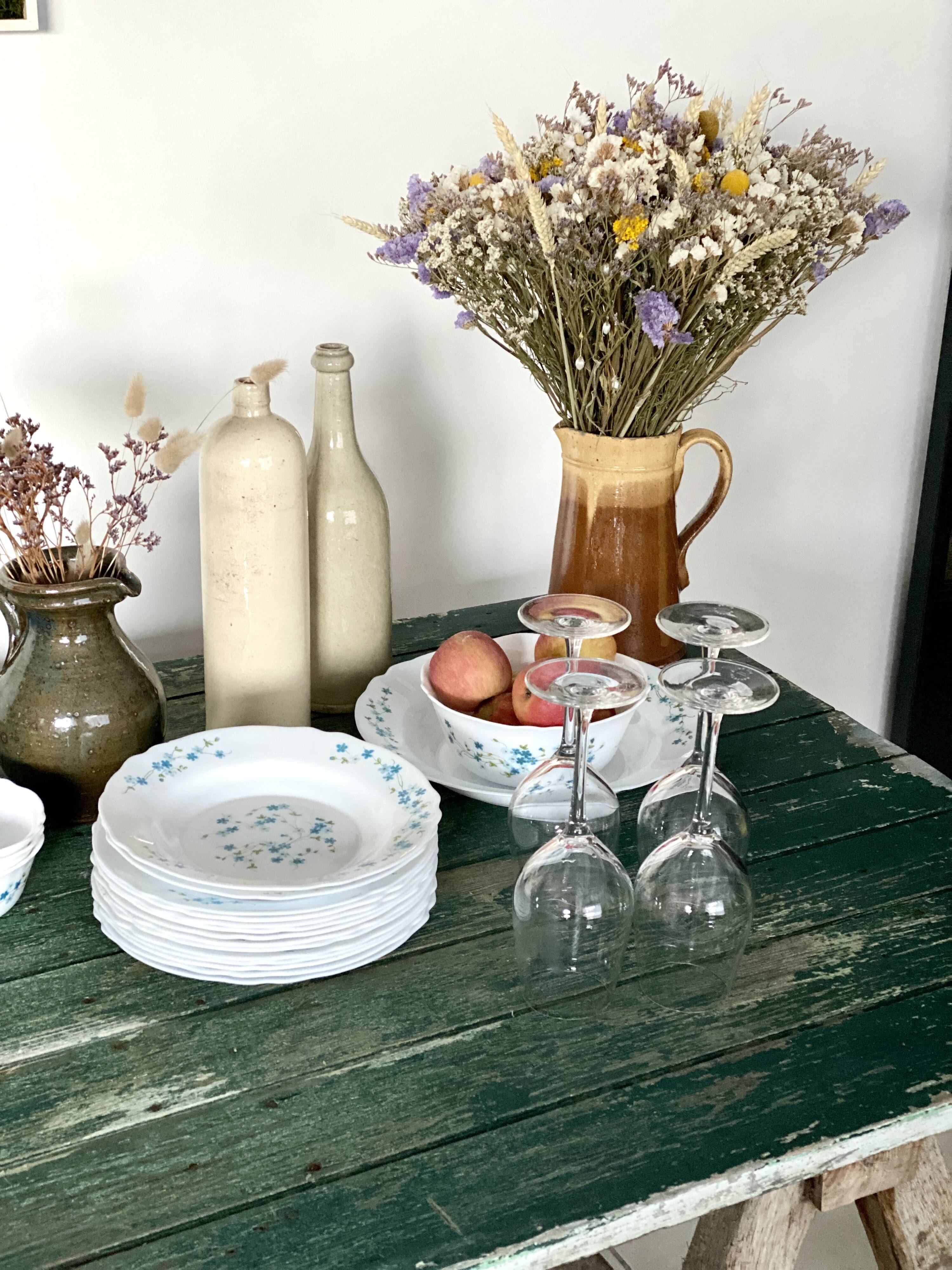 Table basse sur tréteaux anciens en bois