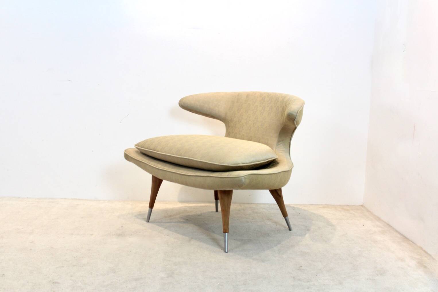 Fauteuil « Horn Chair » de Karpen of California en tissu doré et noyer