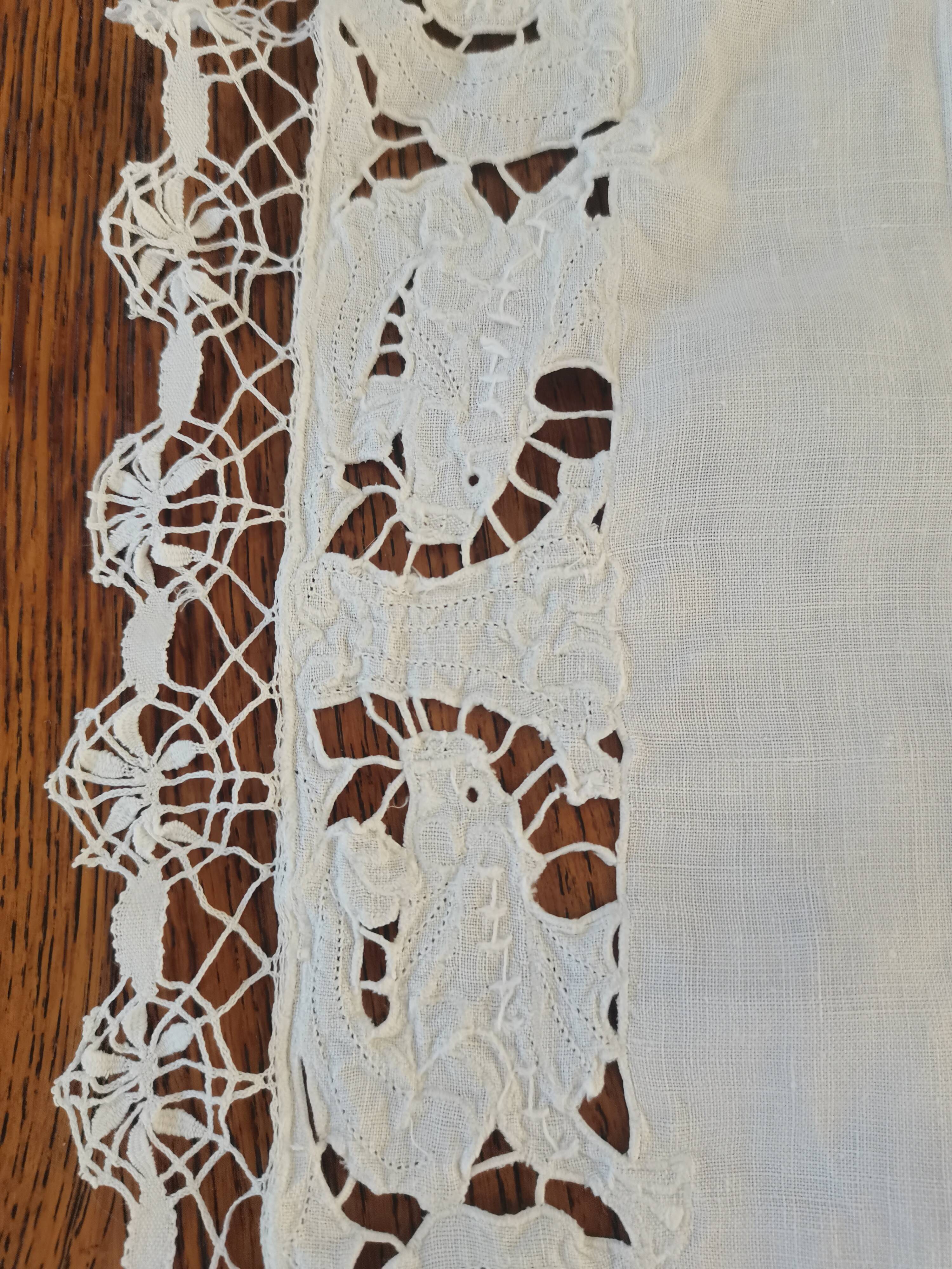 Lot 2 handmade old doilies