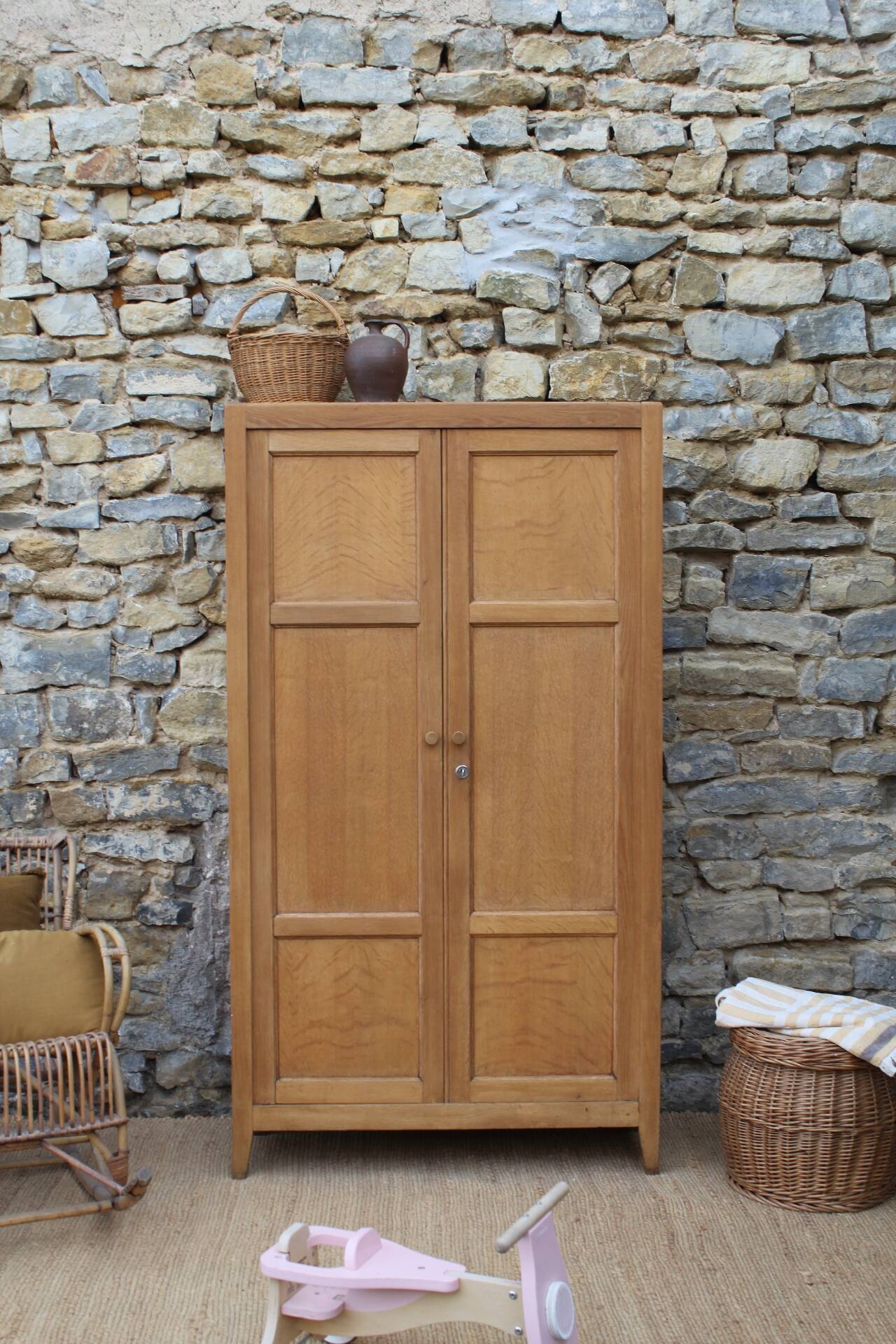 Armoire parisienne 