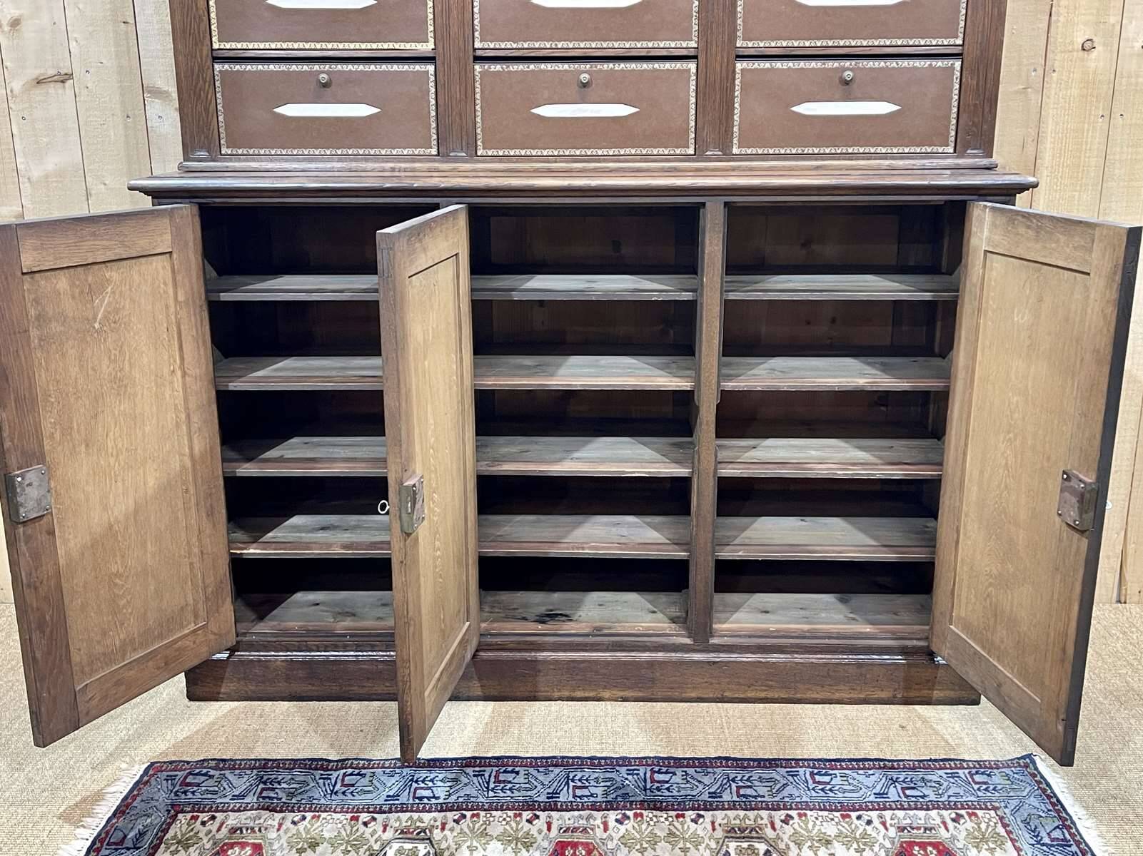 Notary's furniture from the early 20th century in oak with its cardboard box.