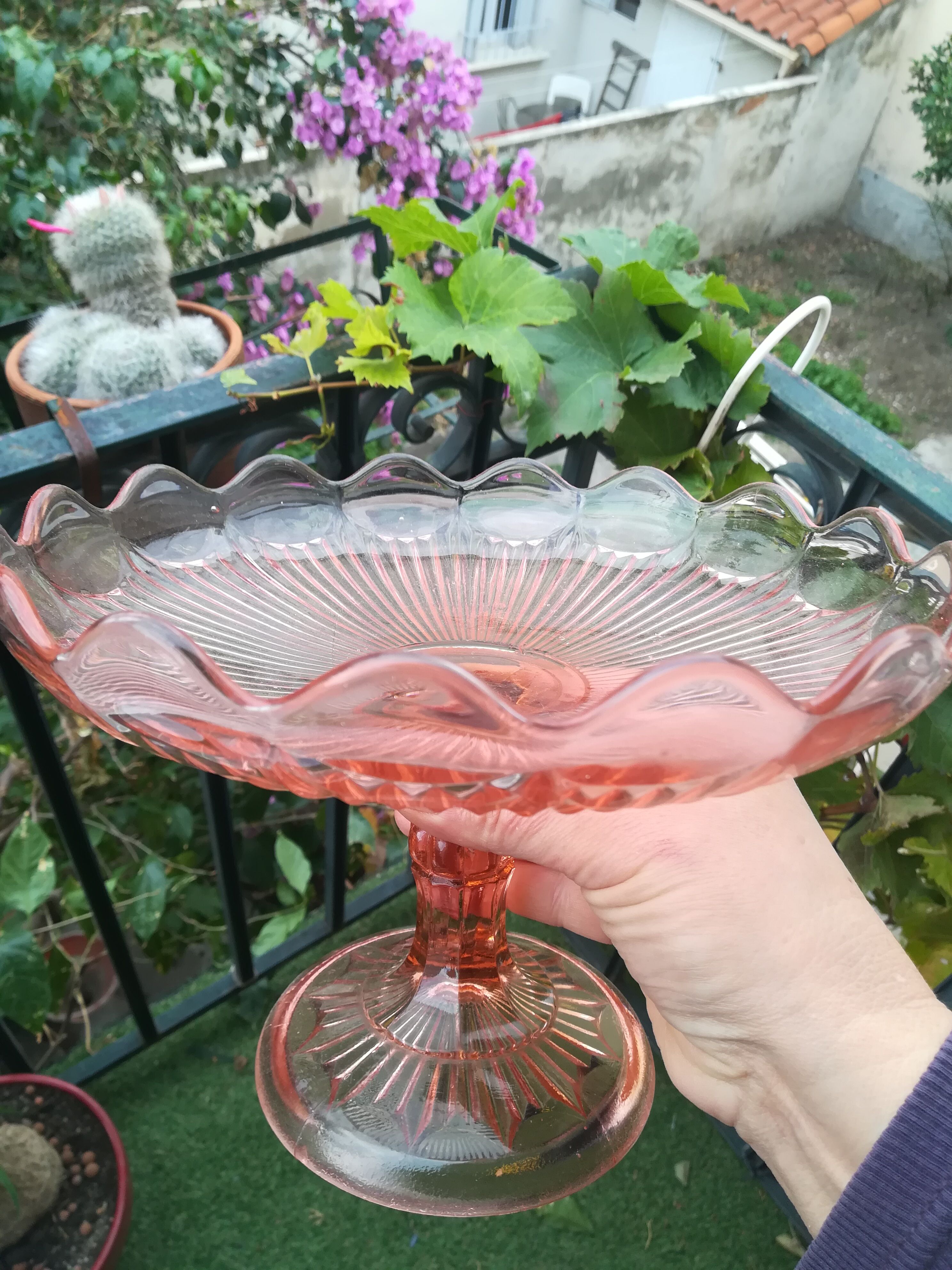 Art deco presentation dish