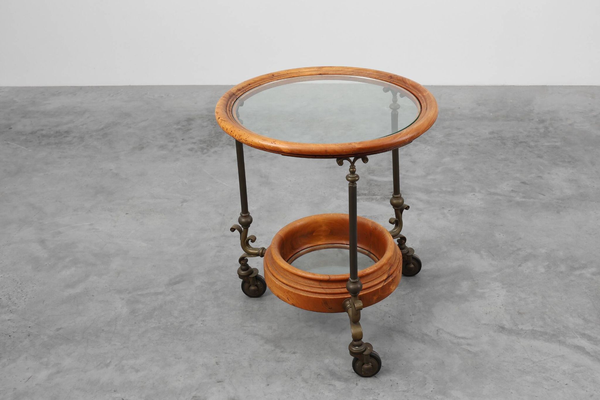 Chariot de service en cuivre, noyer et verre, France vers 1900