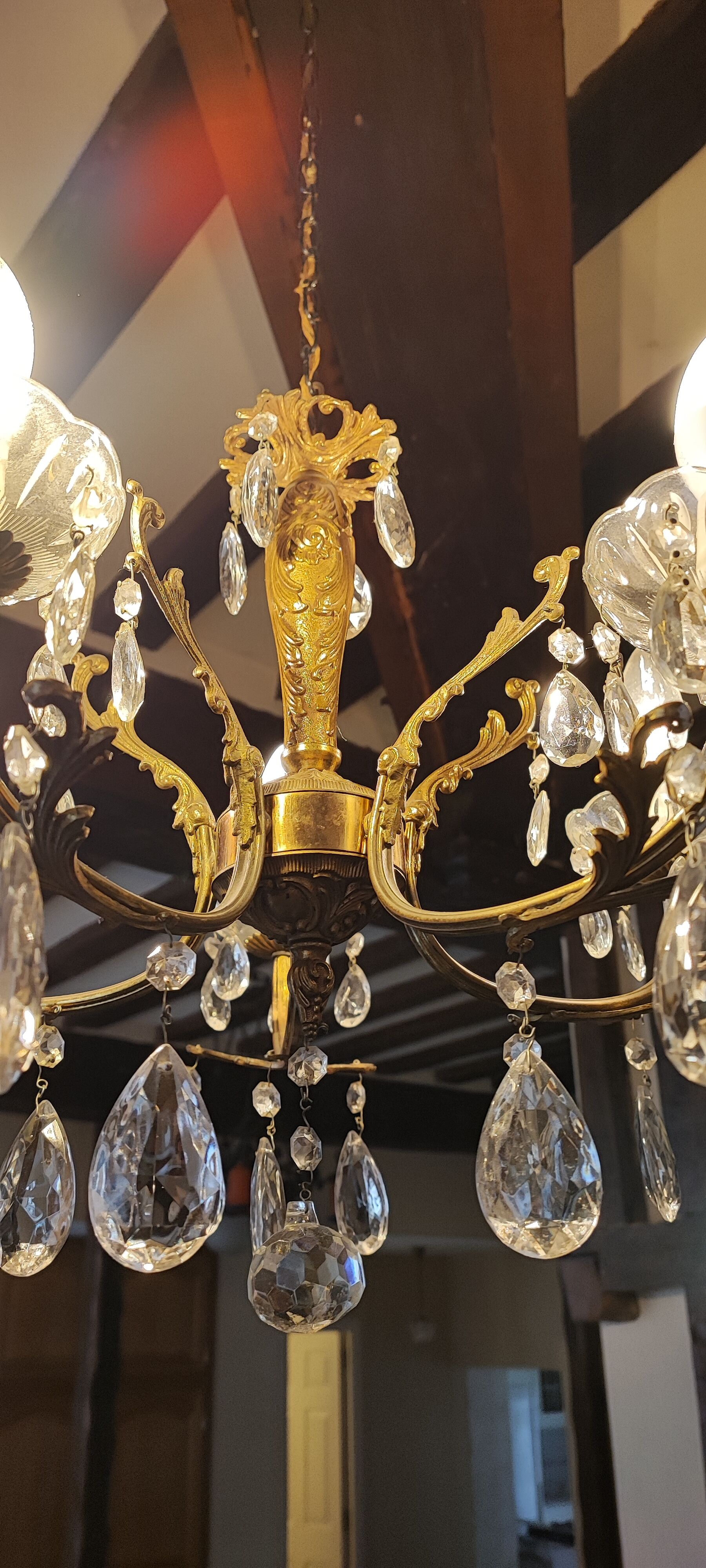 Bronze chandelier with 5-burner tassels