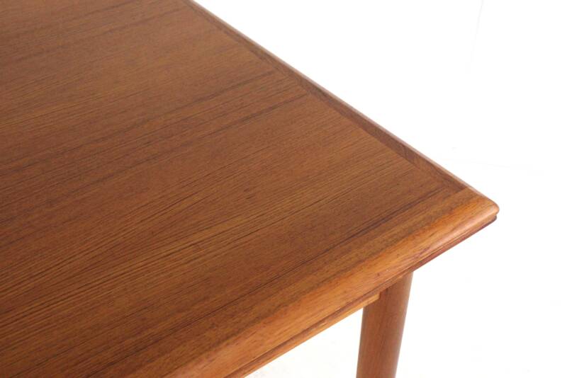 Extendable rectangular dining table "Horsbyg" - Danish design in teak
