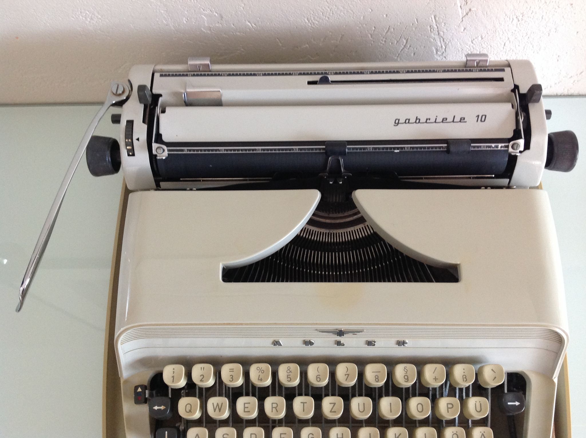 Triumph Gabriele 10 typewriting 1970