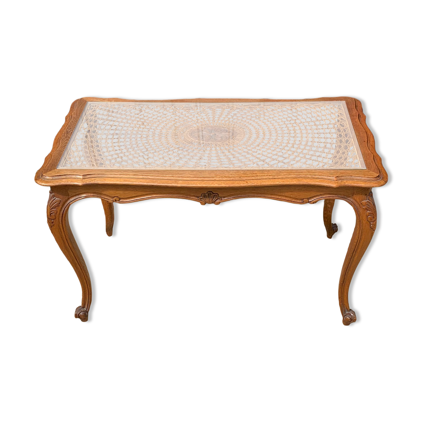 Living room table with cannage