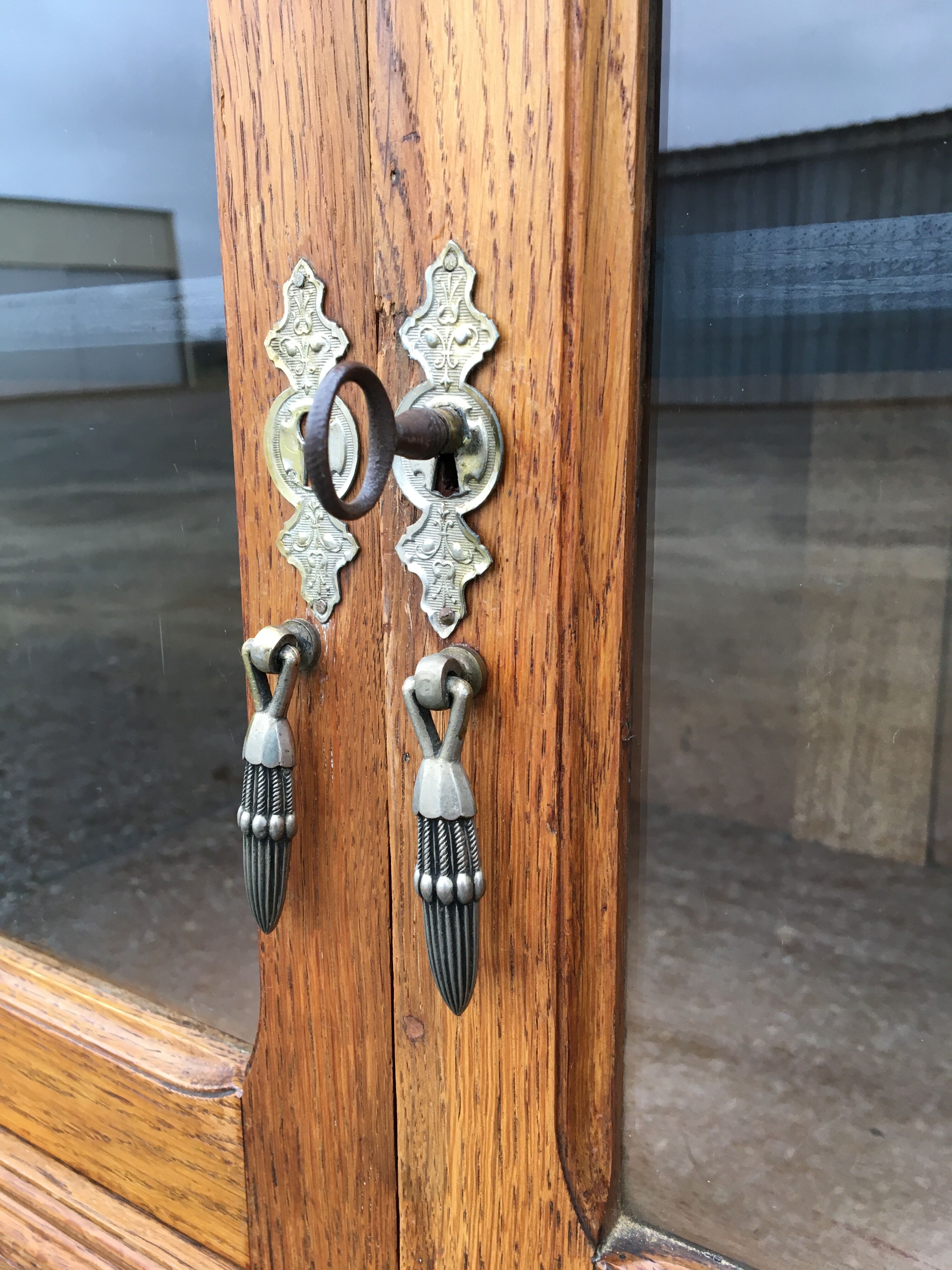 Showcase cabinet from 1920