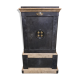 Old safe Le Boucher