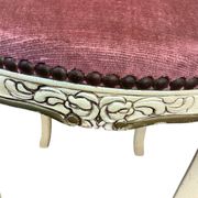 Vintage medallion chair – Patinated wood & powder pink velvet