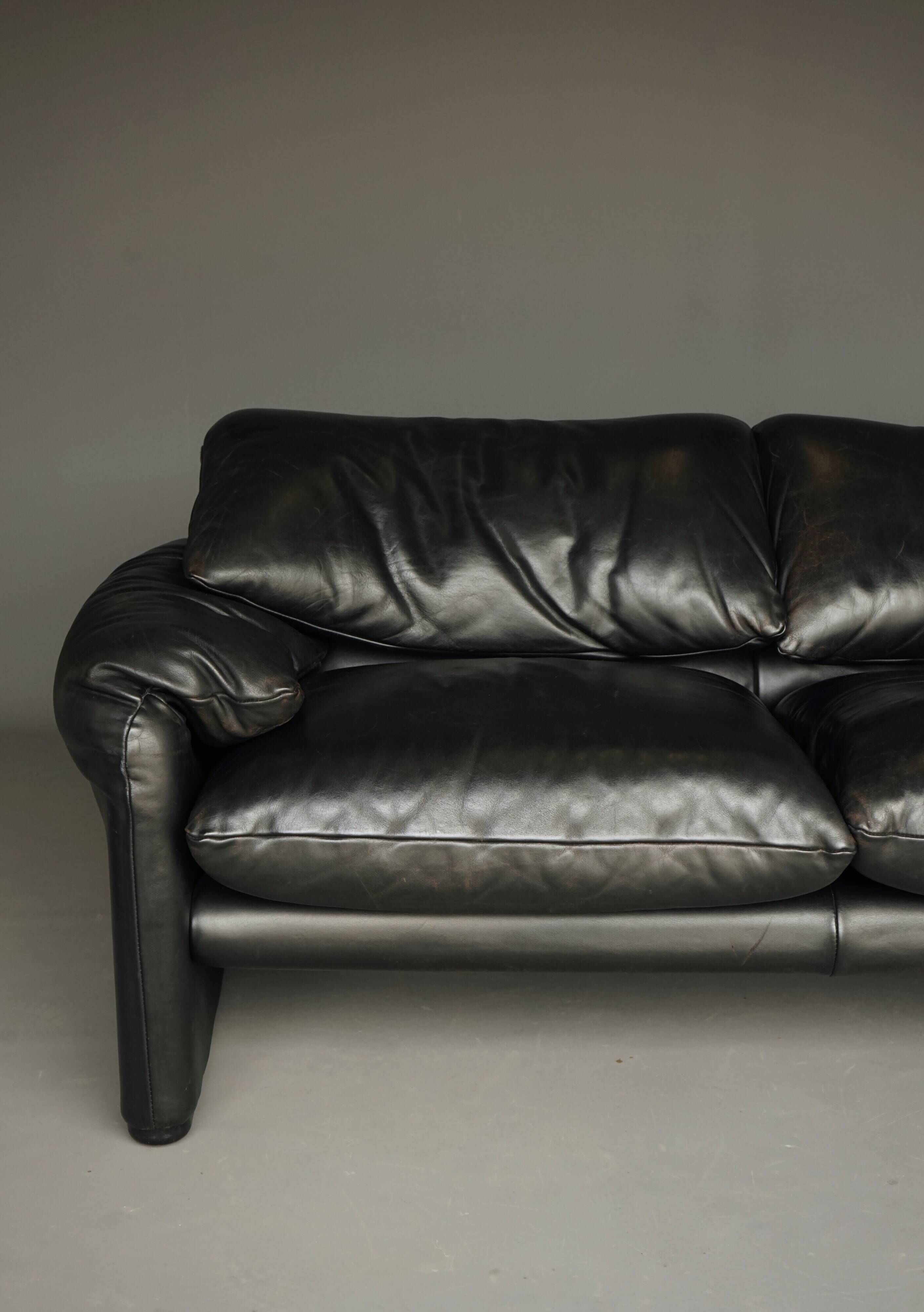 Two seater Maralunga Sofa in Black Leather for Cassina. 1970s