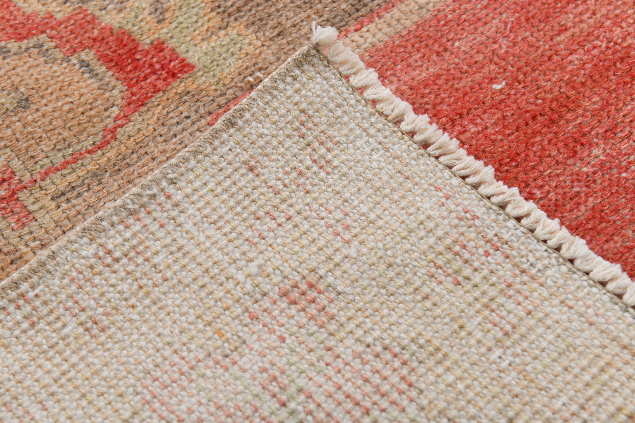 5x9 pale red & tan beige vintage rug 146x279cm