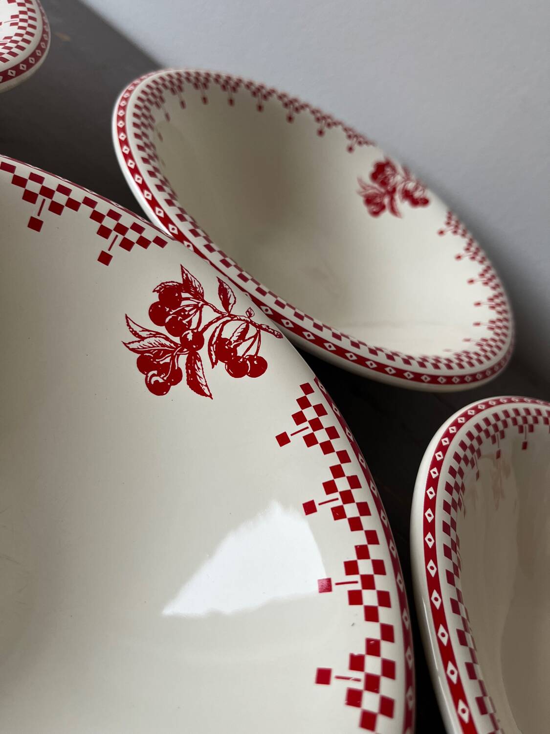 4 soup plates Comptoir de Famille “red checkerboard” model