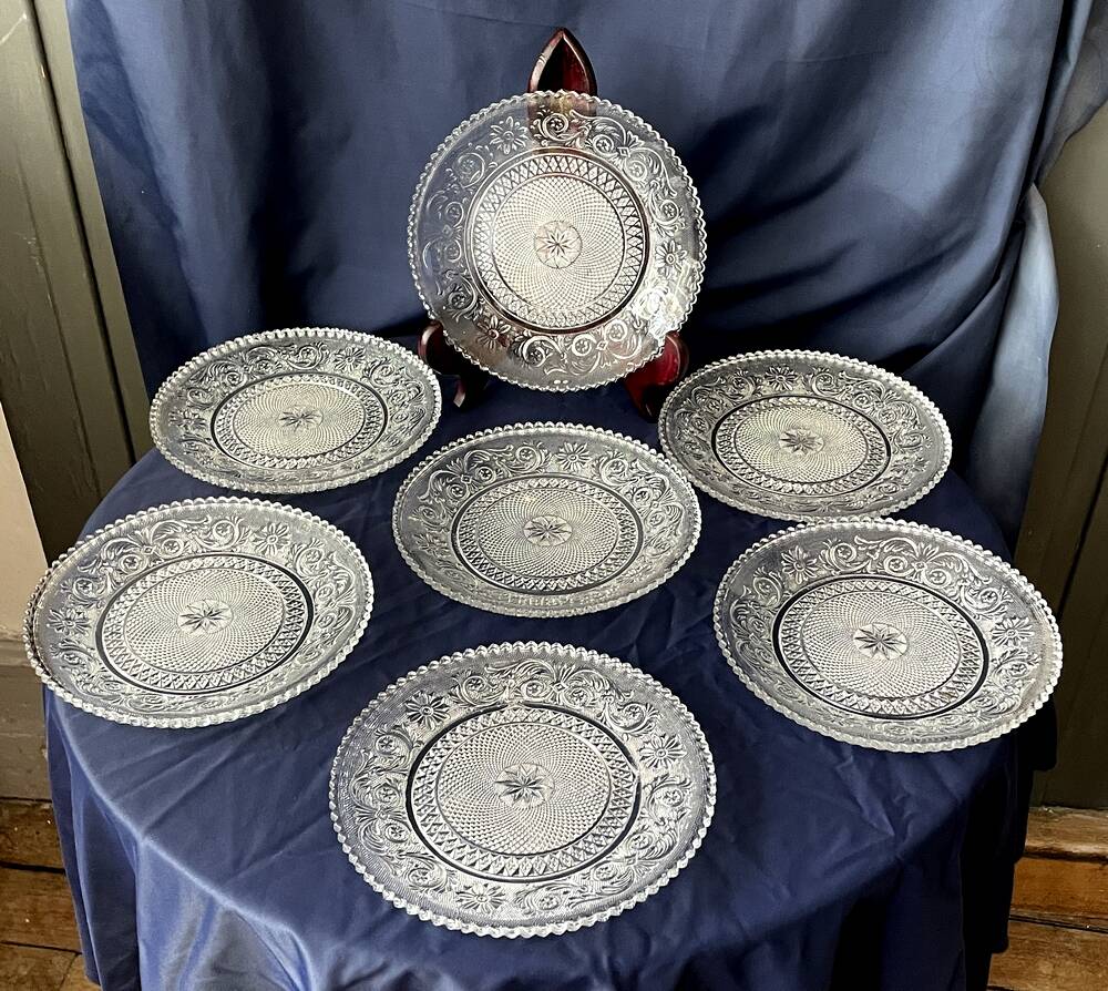 SET OF 7 DESSERT PLATES IN BACCARAT CRYSTAL ARABESQUE MODEL