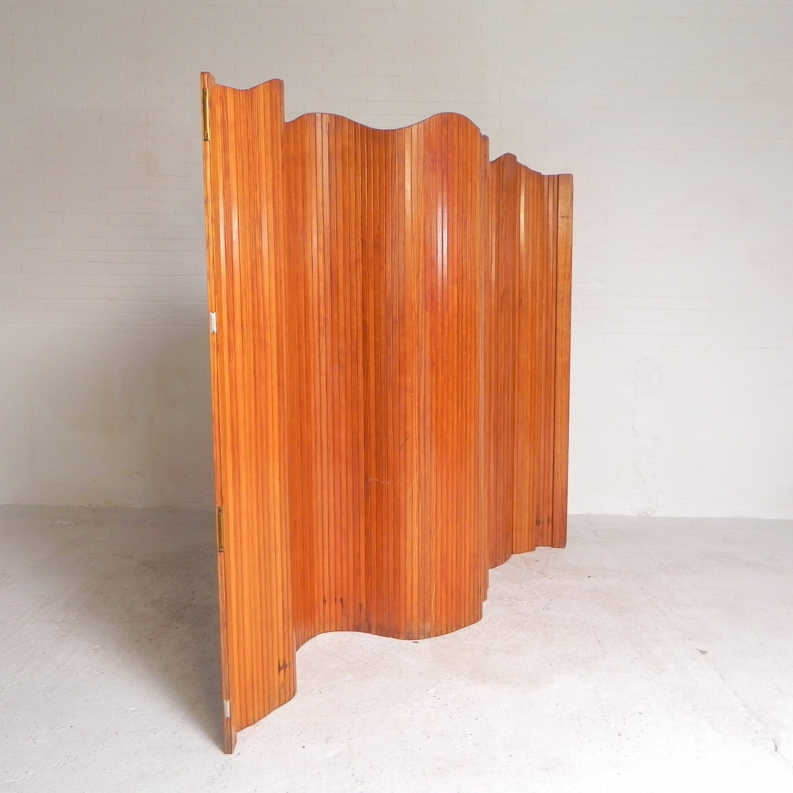 Large partition wall, Manufrance, Saint Etienne, 2.5 m, 1940s