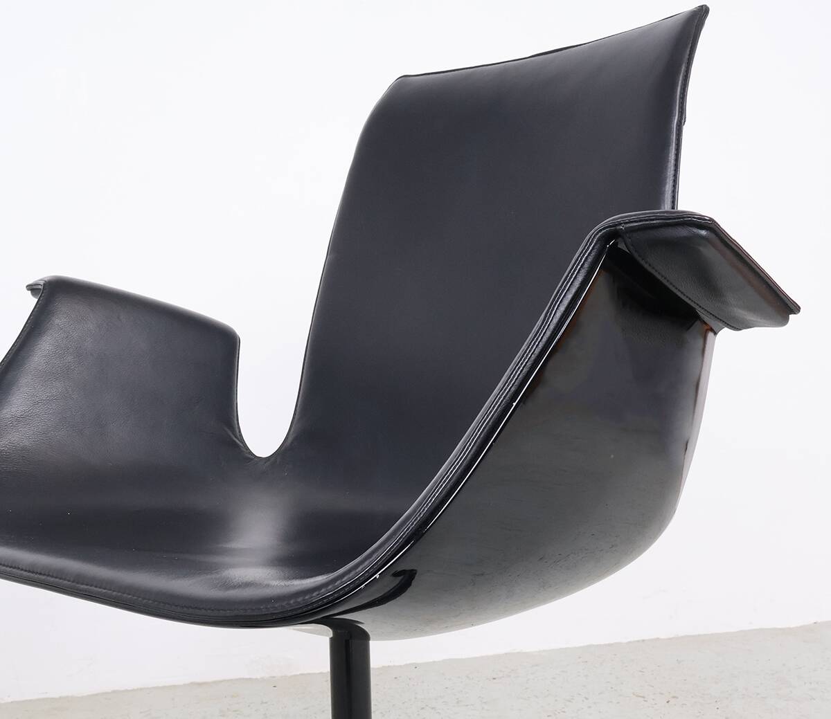 Walter Knoll "The Bucket chair" swivel chair black