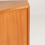 Cabinet d'angle en orme scandinave, milieu du siècle