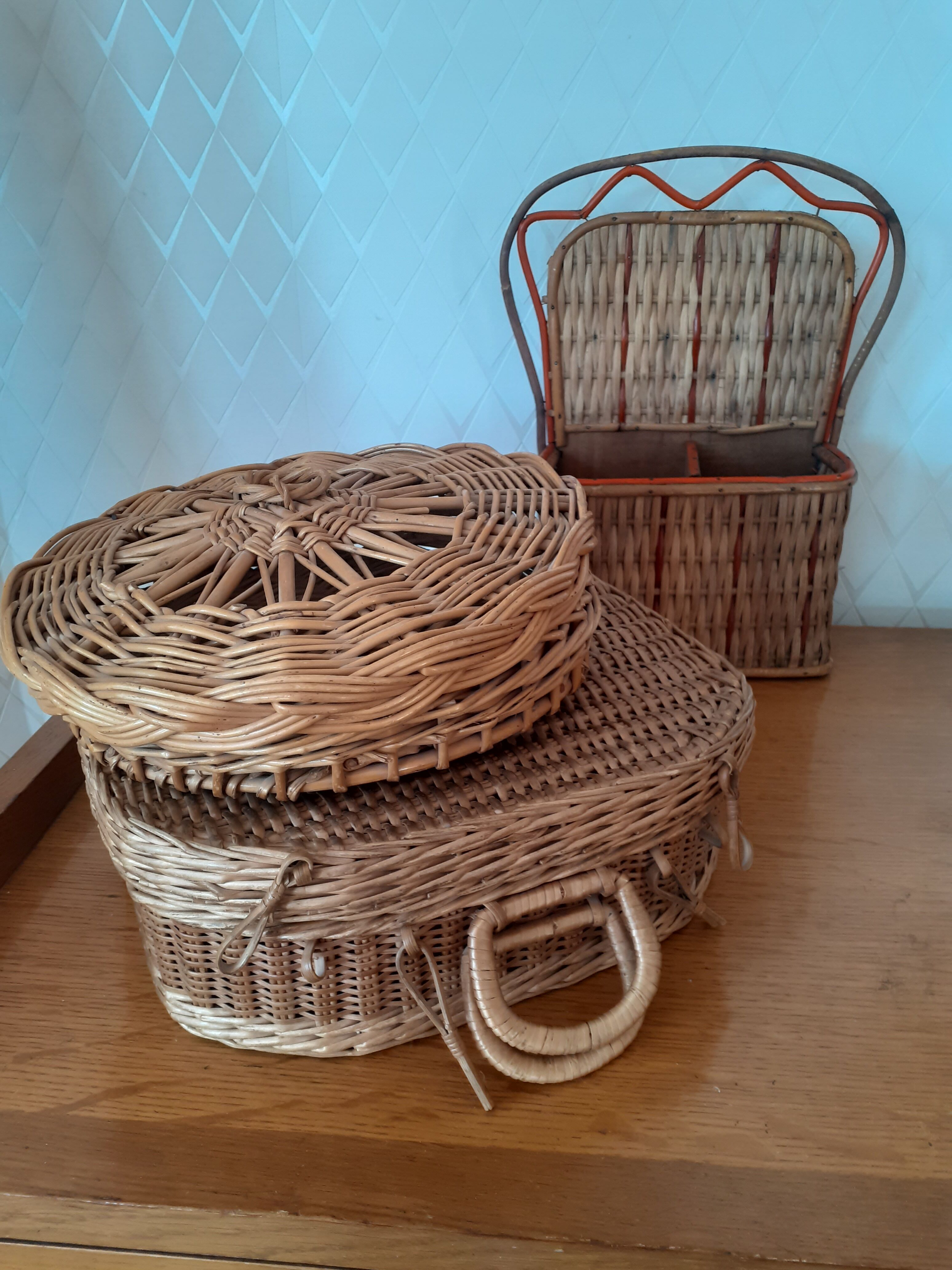 Vintage flat basket