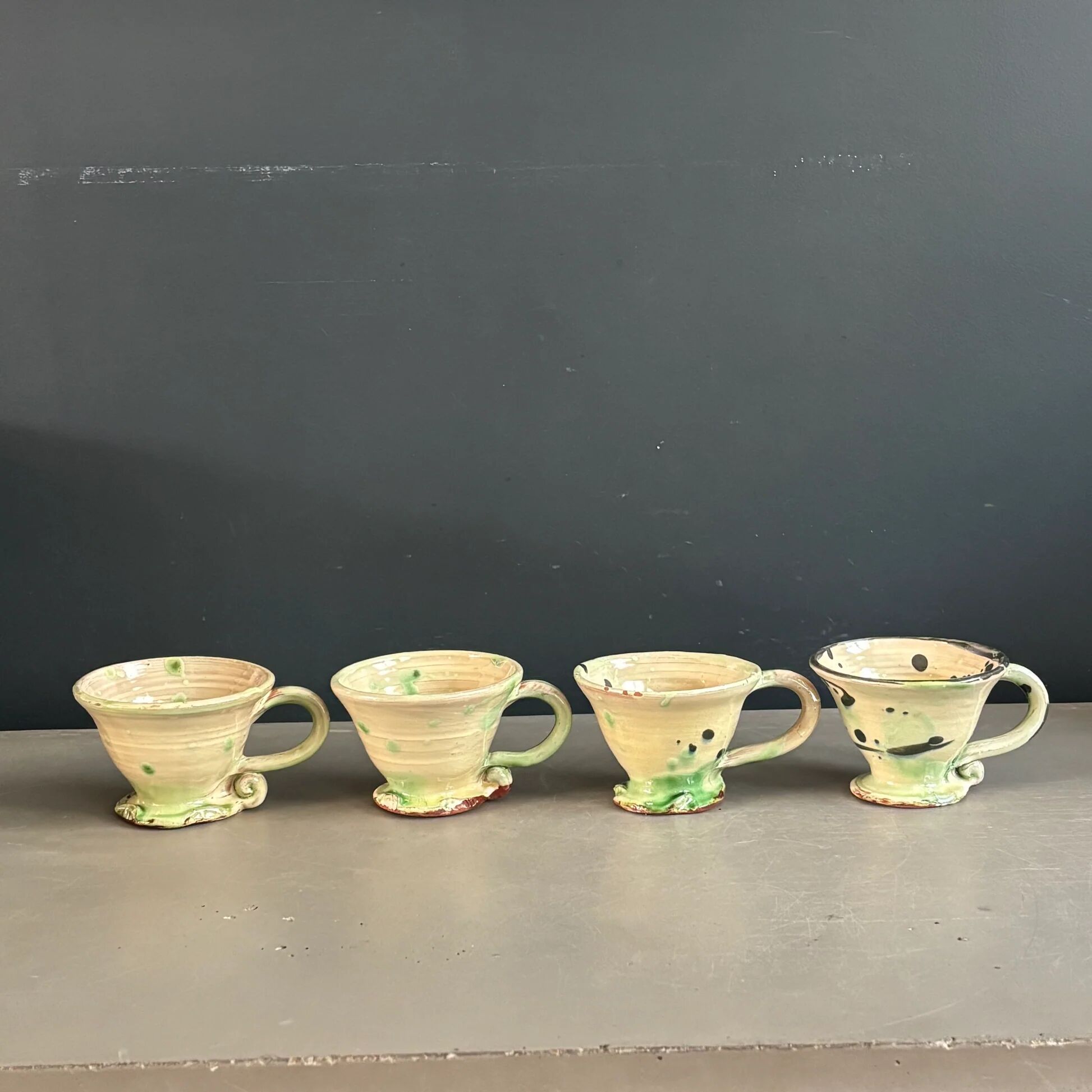 4 tasses en céramique artisanale - Ref 1361