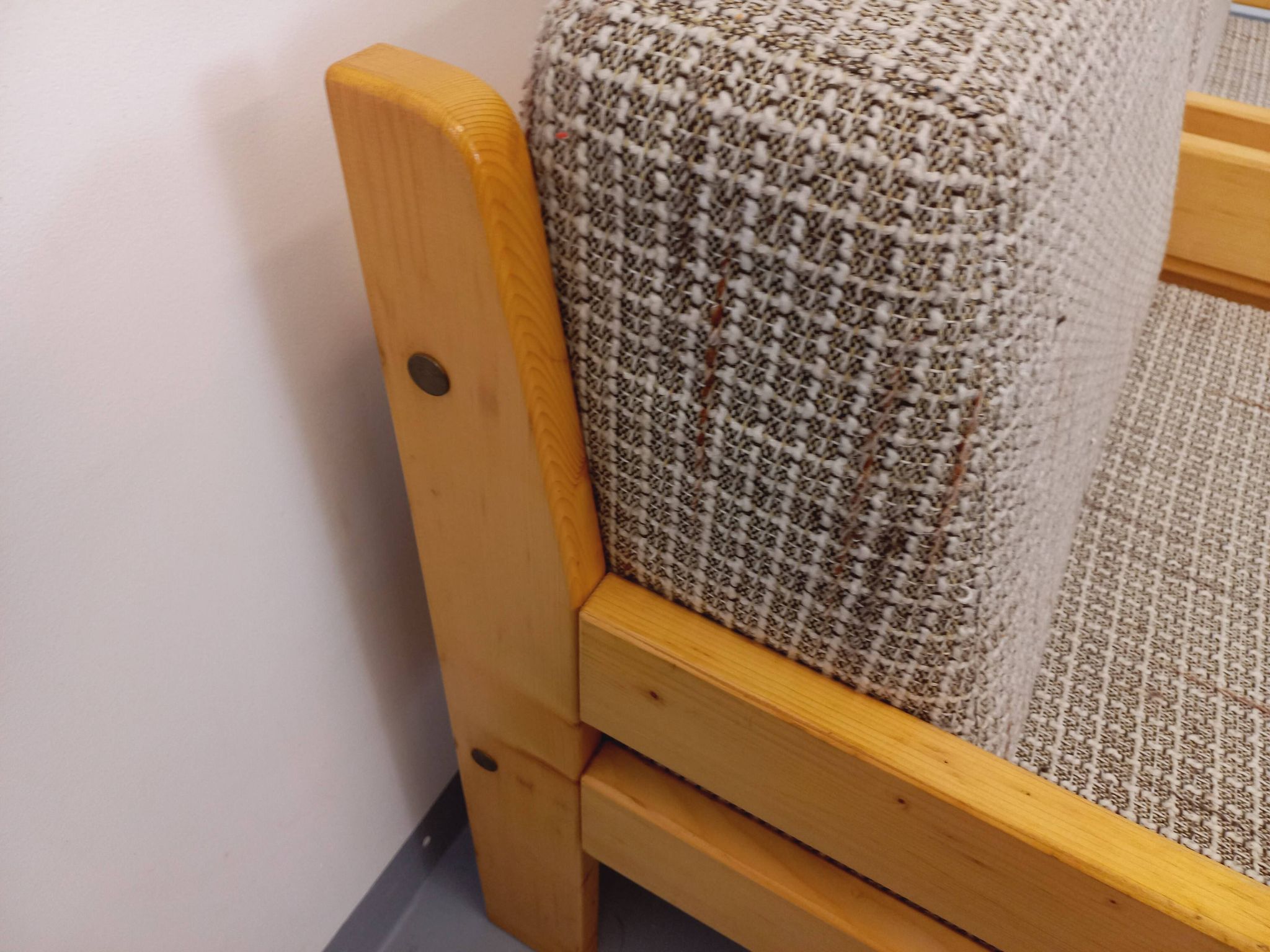 Set of 2 vintage fireside chairs in pine and fabric from the 70s