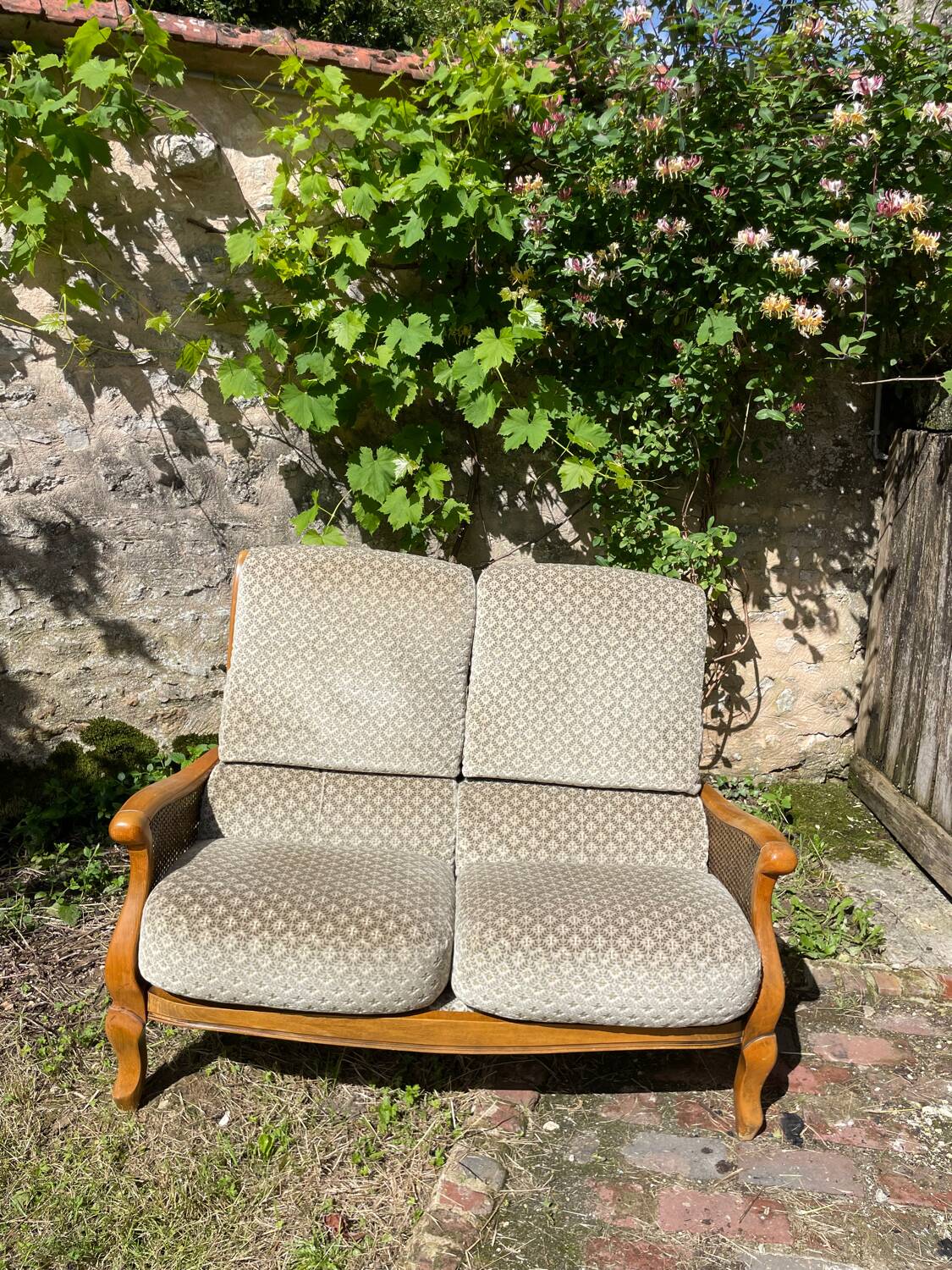 Sofa in wood, cane and green velvet