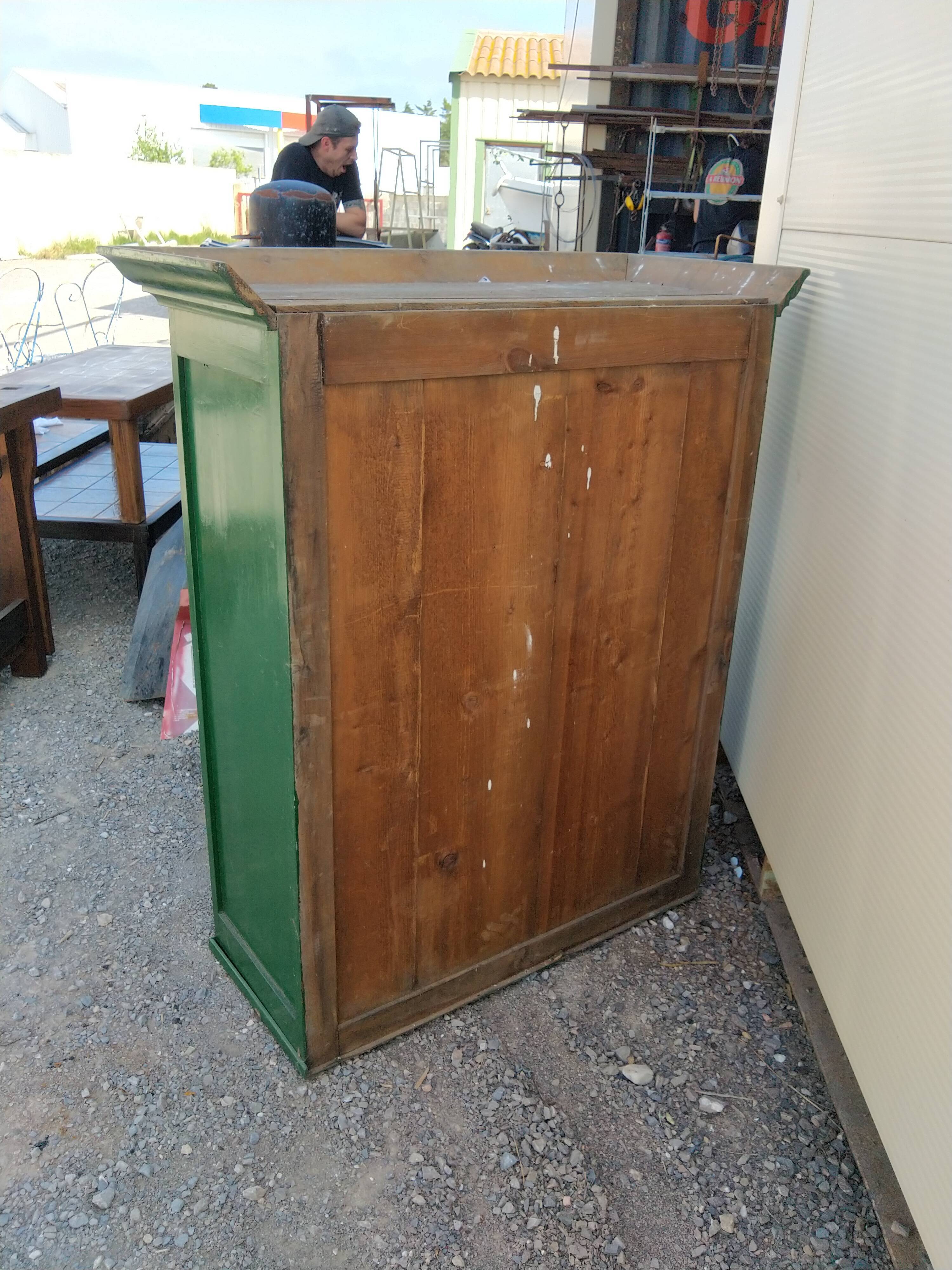 Glass cabinet