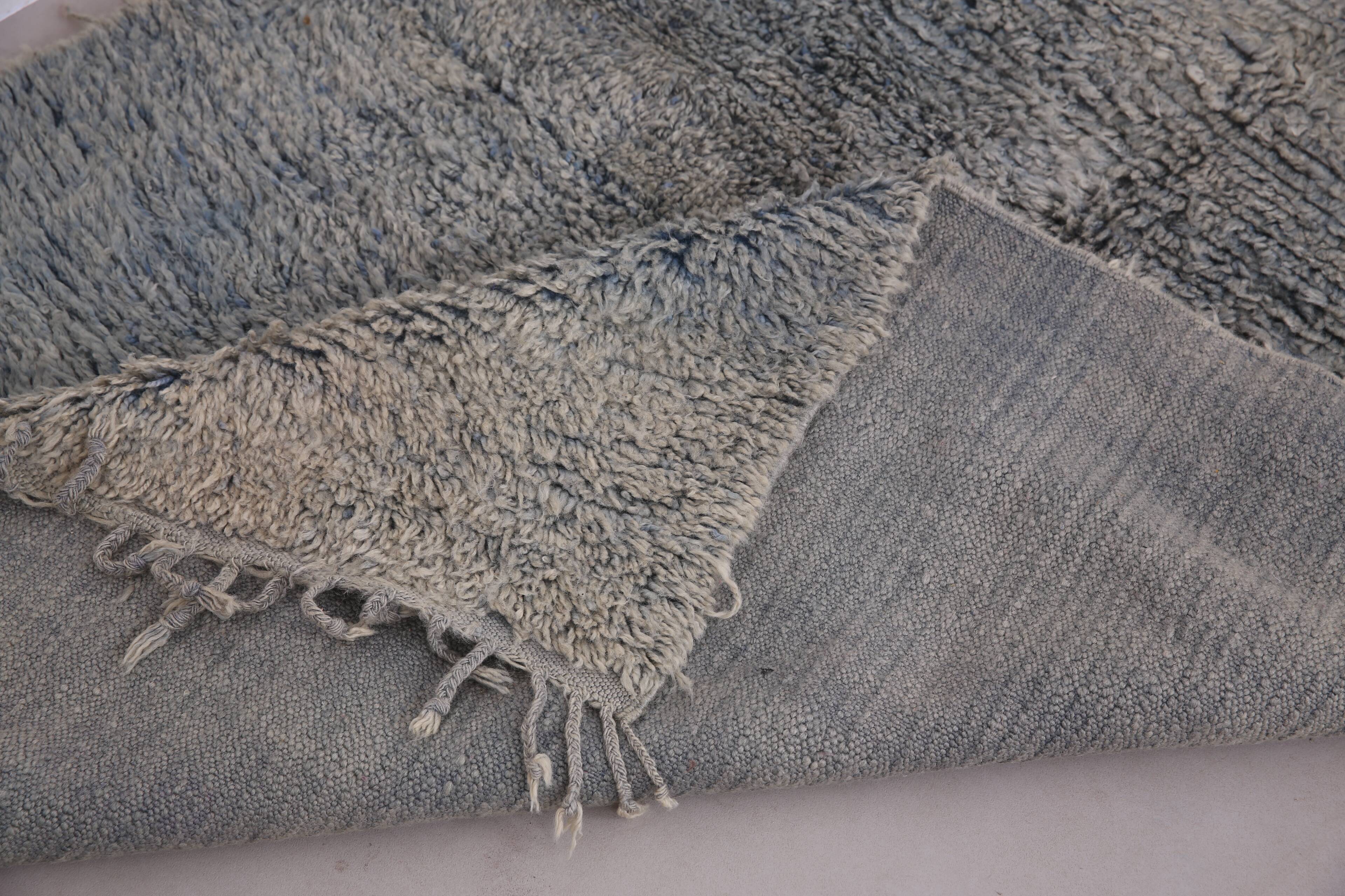 Pale Vintage Moroccan Rug 137 x 295 cm - Berber Wool Rug - Handmade Rug