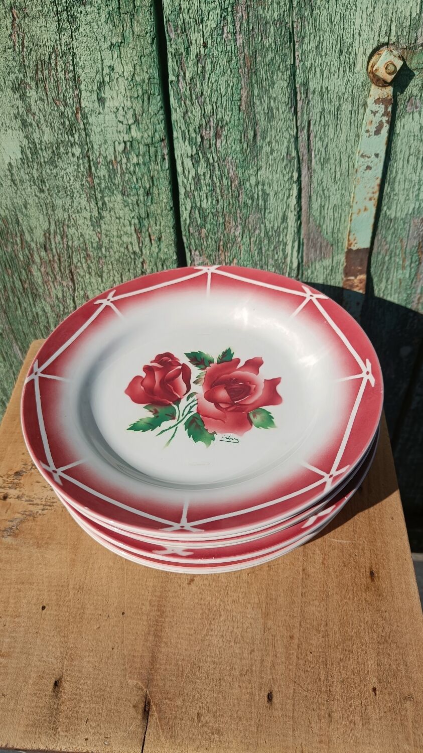 flat plates Digoin Sarreguemines Cibon – red roses decoration – vai